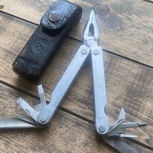 Leatherman Multi-Tool Pliers with its original Leather Sheath - Silver